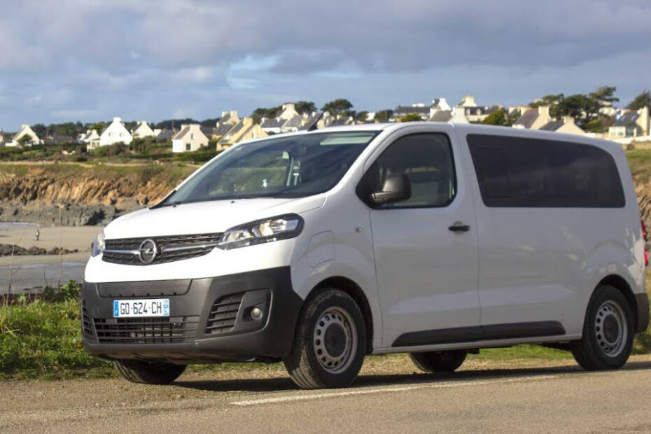 la navette de Cornouaille possède des véhicules de transport électrique de 9 places pour le transport de passagers en sud Finistère