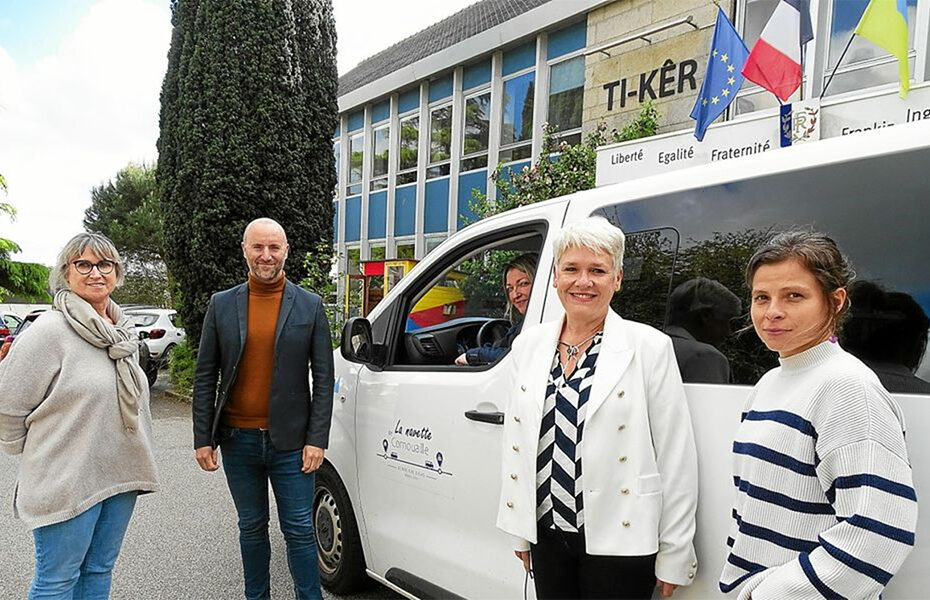 De gauche à droite, Françoise Gourlaouen, directrice, Thomas Férec, maire ; Valérie Leducq, adjointe à la vie sociale, et Virginie Cariou, référente au CCAS. Photo du télégramme